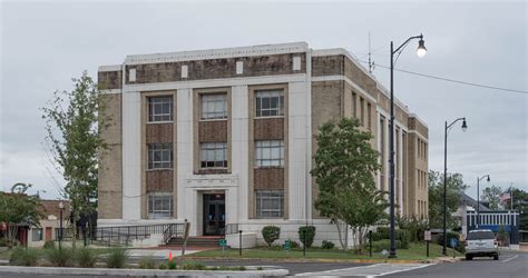 Leake County Justice Court in Carthage, MS